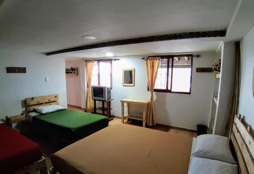 Семейный Номер, Hostal Triangulo Del Cafe