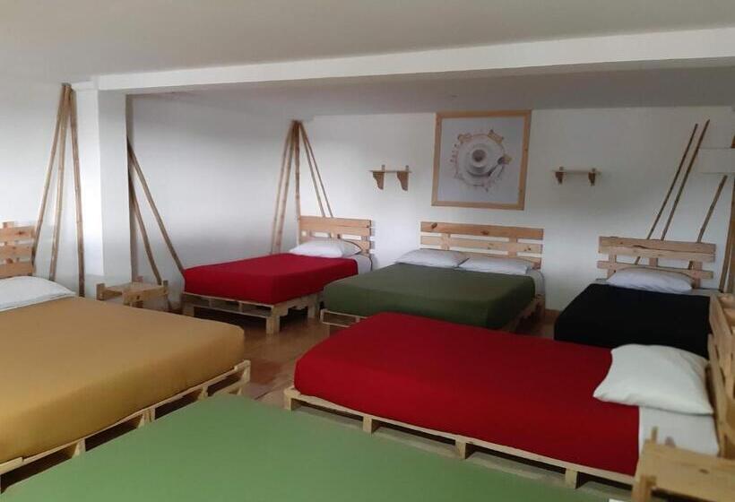 Семейный Номер, Hostal Triangulo Del Cafe