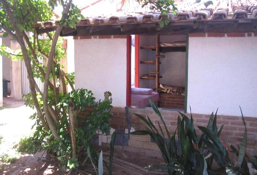 מיטה בחדר מעונות עם מקלחת משותפת, Hospedaria Cumuruxatiba