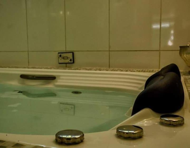 자쿠지 스위트, A Casa Da Fazenda