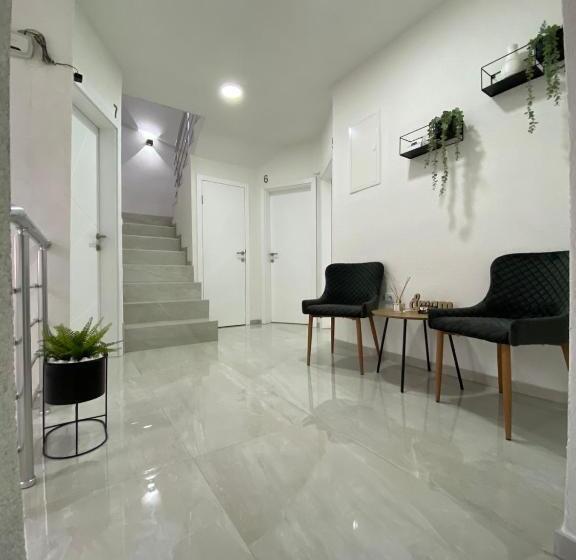 اتاق خانوادگی, Prenoćište Stari Grad   Old Town