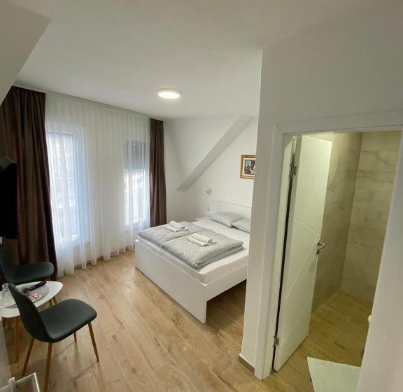 اتاق لوکس, Prenoćište Stari Grad   Old Town