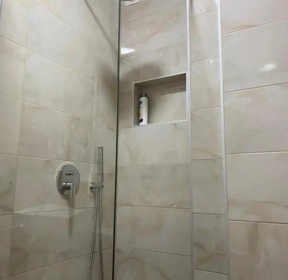 اتاق لوکس سه تخته, Prenoćište Stari Grad Old Town