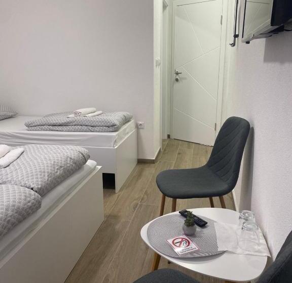 اتاق لوکس سه تخته, Prenoćište Stari Grad   Old Town