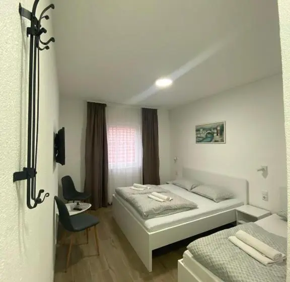 اتاق لوکس سه تخته, Prenoćište Stari Grad Old Town