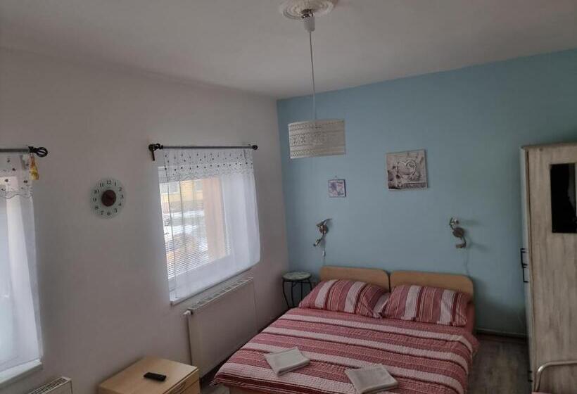 חדר סטנדרט לשלושה, Penzion A Víno