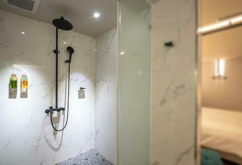 اتاق لوکس, 168 Motel Zhongli