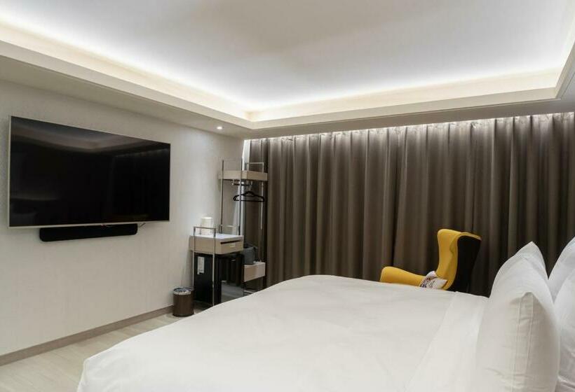 اتاق کلاسیک, 168 Motel Zhongli