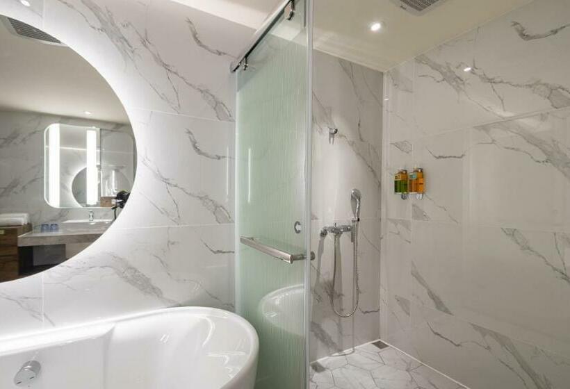 اتاق کلاسیک چهارنفره, 168 Motel Zhongli