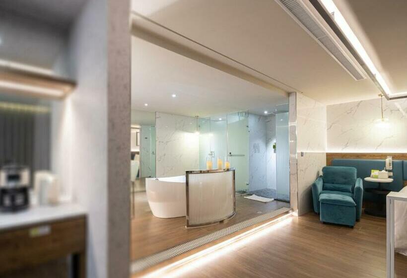 اتاق لوکس, 168 Motel Zhongli