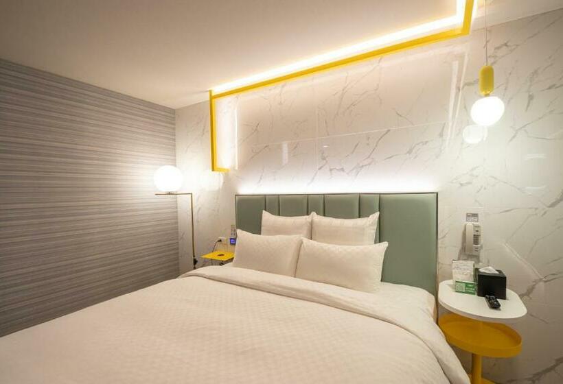 اتاق لوکس, 168 Motel Zhongli