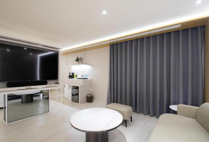 اتاق لوکس, 168 Motel Zhongli