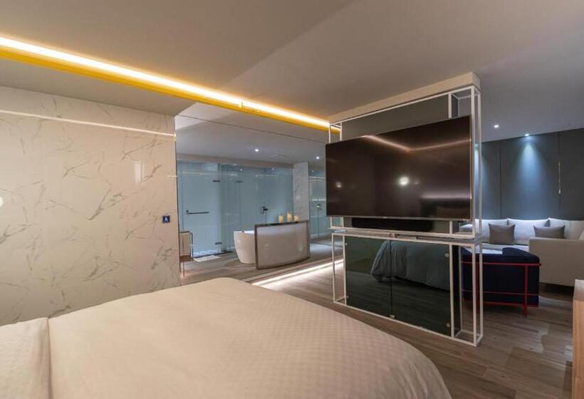 اتاق لوکس, 168 Motel Zhongli