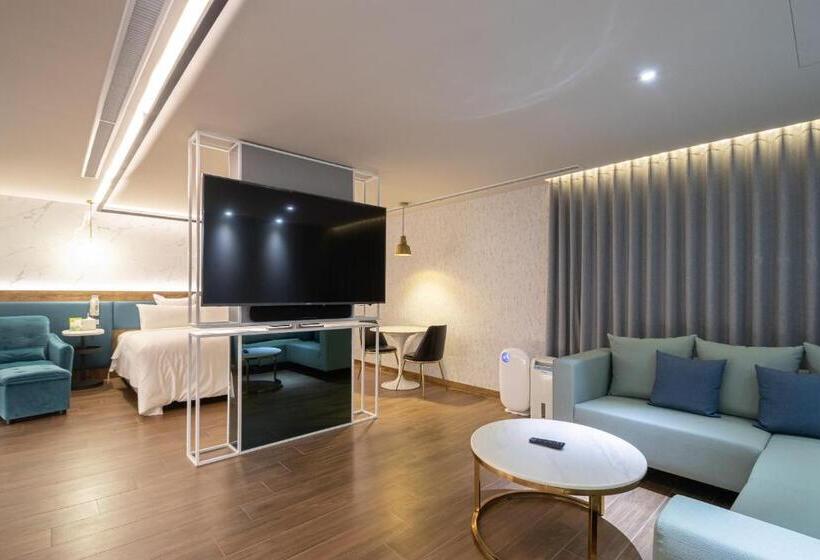 اتاق لوکس, 168 Motel Zhongli