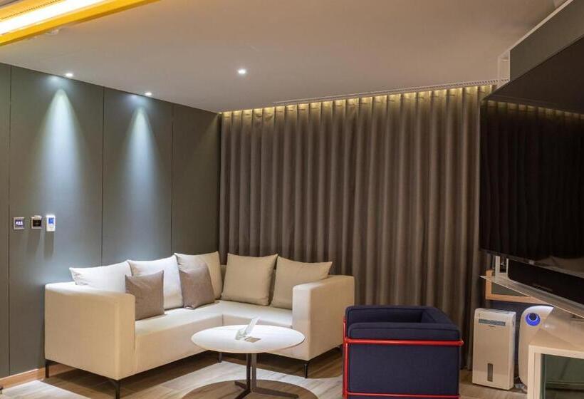 اتاق لوکس, 168 Motel Zhongli