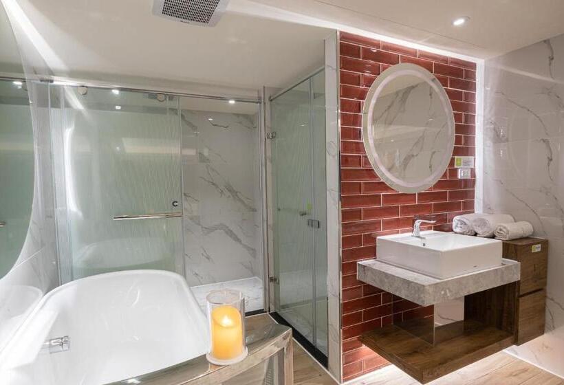 اتاق کلاسیک, 168 Motel Zhongli