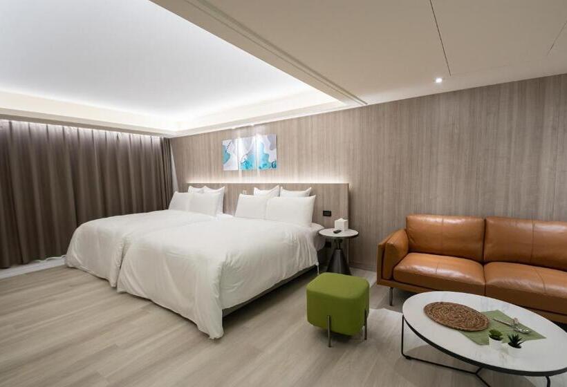 اتاق کلاسیک چهارنفره, 168 Motel Zhongli