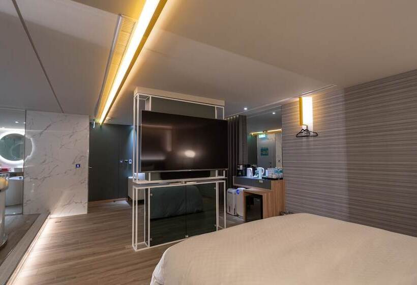 اتاق لوکس, 168 Motel Zhongli