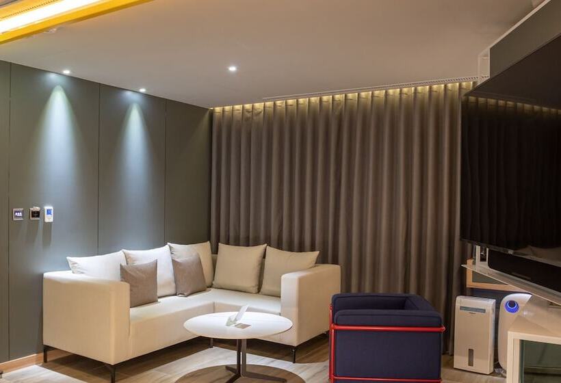 اتاق لوکس, 168 Motel Zhongli