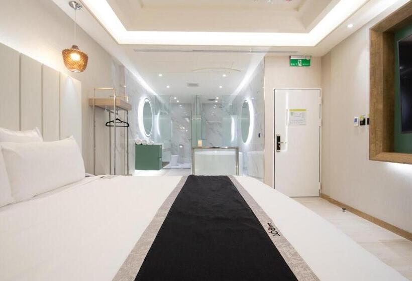 اتاق پرمیوم, 168 Motel Zhongli