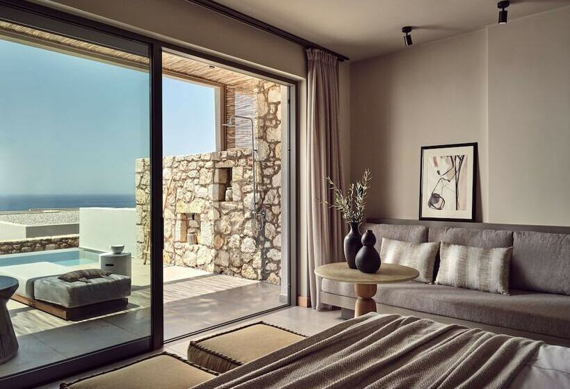 חדר דלוקס נוף לים, The Royal Senses Resort & Spa Crete, Curio Collection Hilton