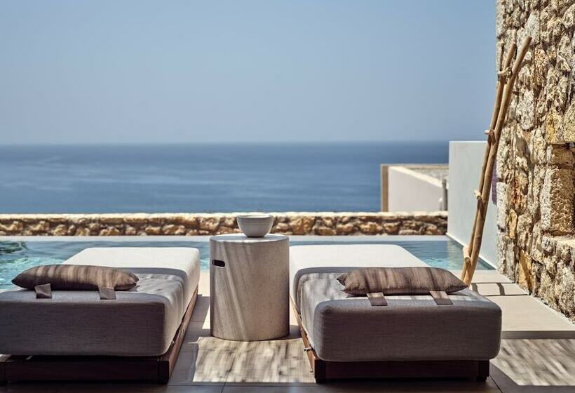 חדר דלוקס נוף לים, The Royal Senses Resort & Spa Crete, Curio Collection Hilton