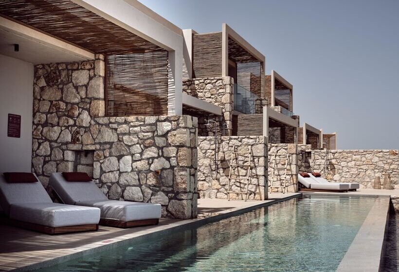 חדר דלוקס נוף לים, The Royal Senses Resort & Spa Crete, Curio Collection Hilton