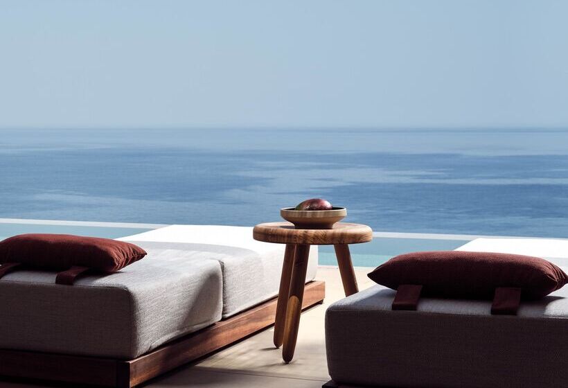 חדר דלוקס נוף לים, The Royal Senses Resort & Spa Crete, Curio Collection Hilton