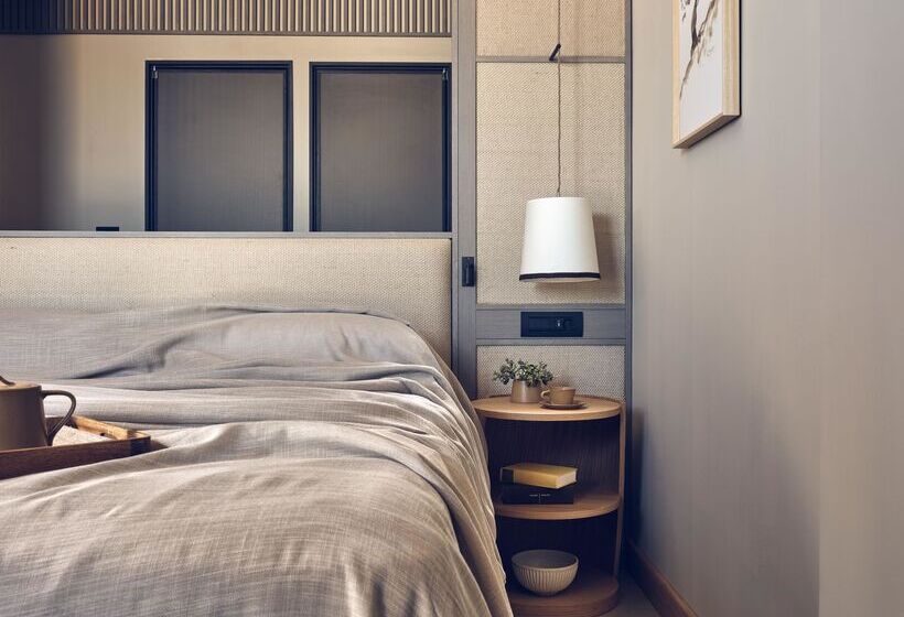 חדר דלוקס נוף לים, The Royal Senses Resort & Spa Crete, Curio Collection Hilton