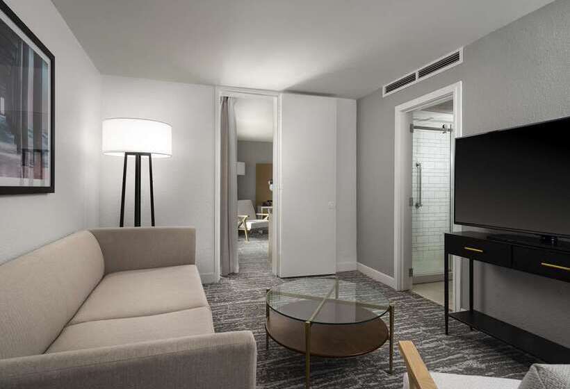 장애인용 디럭스룸, The Royal Senses Resort & Spa Crete, Curio Collection Hilton
