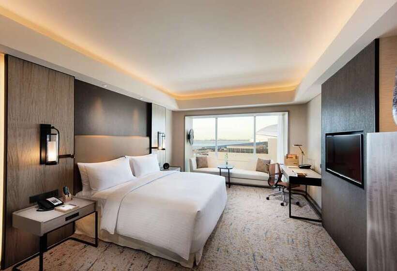 חדר דלוקס מותאם לאנשים עם מוגבלויות, The Royal Senses Resort & Spa Crete, Curio Collection Hilton