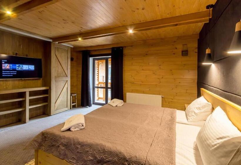 جناح مزوَّد بشرفة, Forest