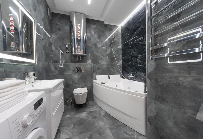 Suite King Size Bed, Luxury Apartments Arena Guliver