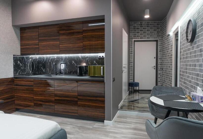 Suite King Size Bed, Luxury Apartments Arena Guliver