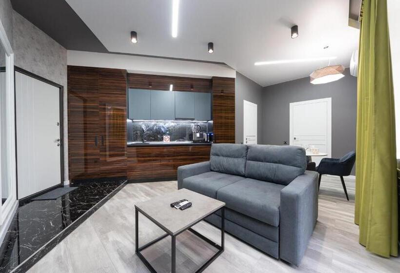 Suite Pezsgőfürdővel, Luxury Apartments Arena Guliver