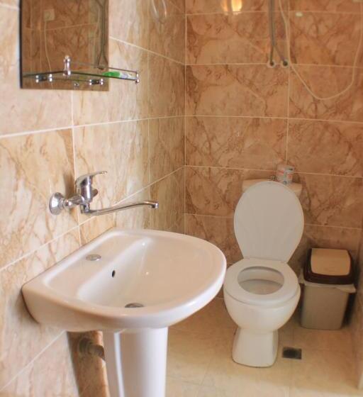 اتاق استاندارد سه نفره, Luka, Near Church