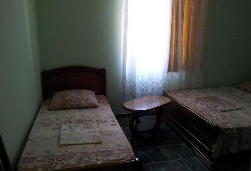 اتاق استاندارد سه نفره, Luka, Near Church