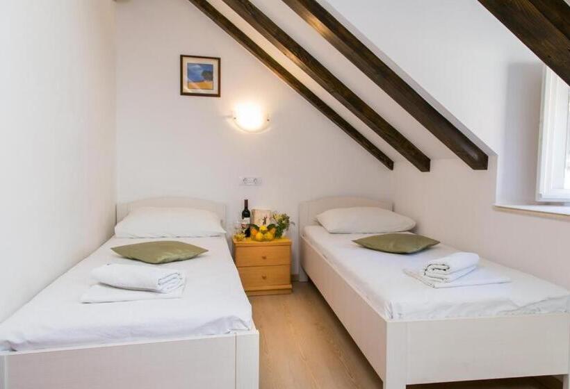 バス共有のスタンダードルーム, Holiday Home Kazerma