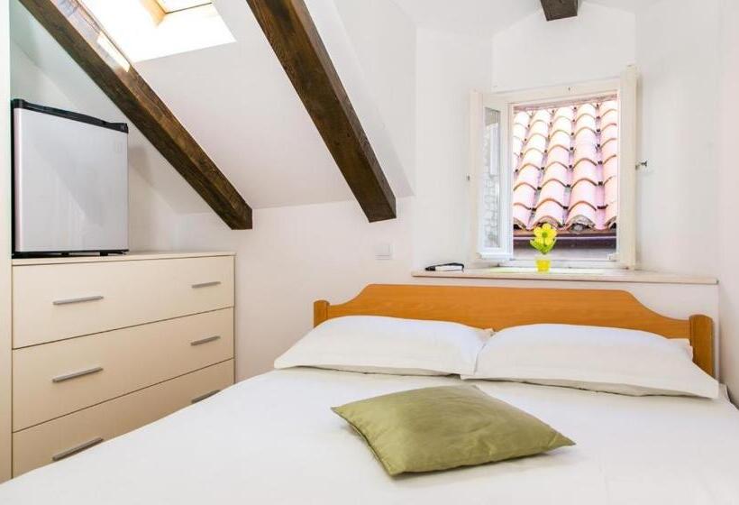 バス共有のスタンダードルーム, Holiday Home Kazerma