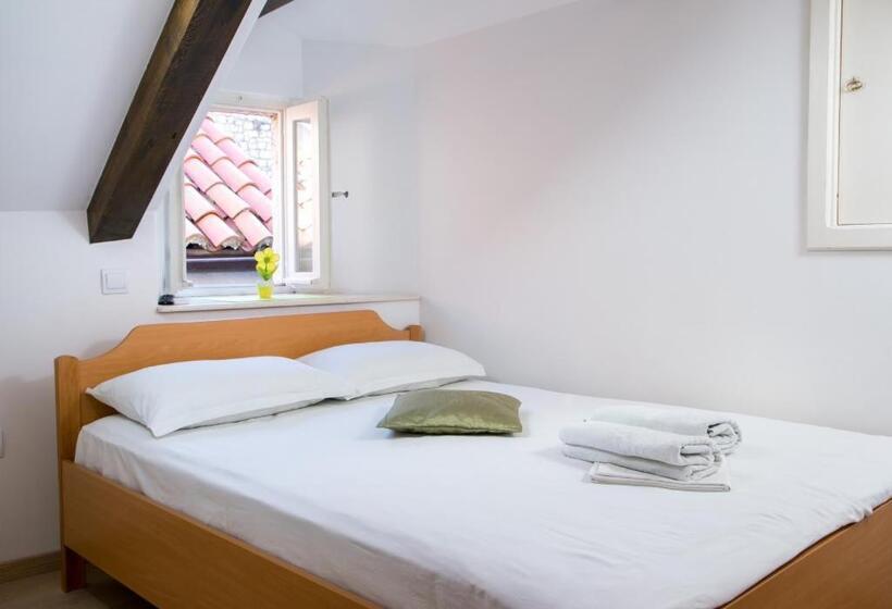 バス共有のスタンダードルーム, Holiday Home Kazerma