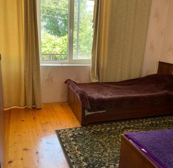 اتاق استاندارد سه نفره, Rey