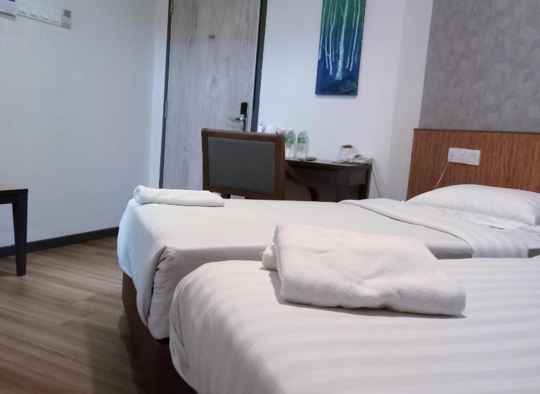 استودیوی استاندارد, 138 @ Bestari