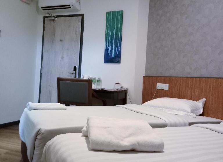 استودیوی استاندارد, 138 @ Bestari