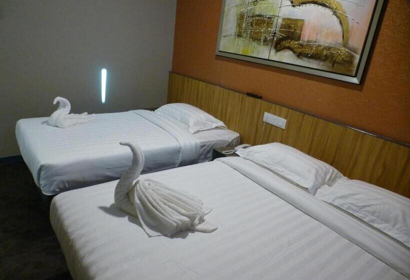 سوییت جونیور, 138 @ Bestari