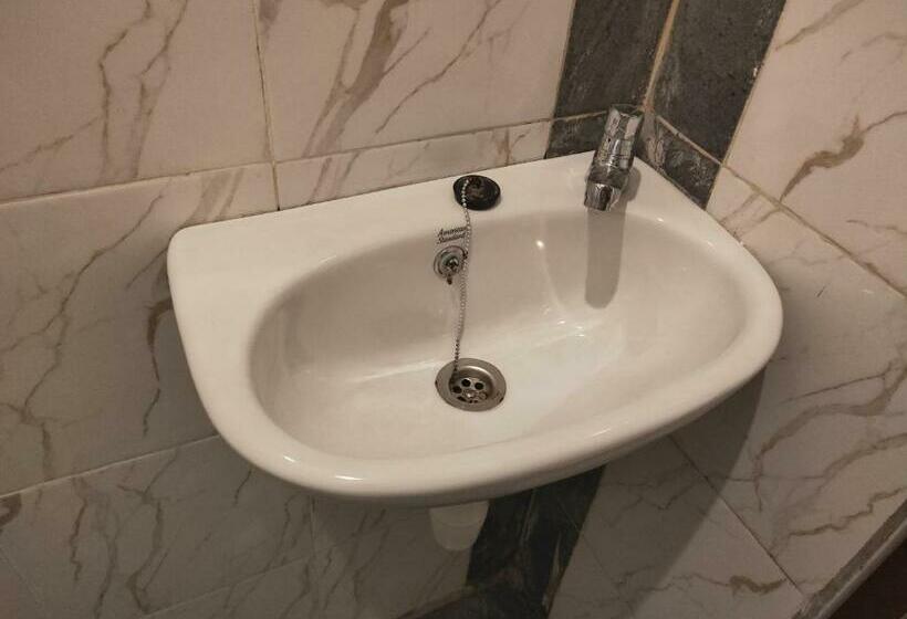 标准间, Reddoorz @ Manukan Surabaya