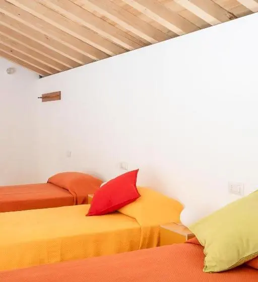ルームシェアのワンベッド, Agriturismo La Derta