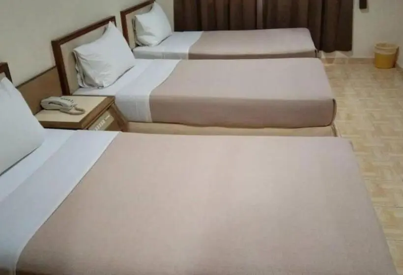 スタンダードトリプルルーム, Ts Hotel   Taman Rinting