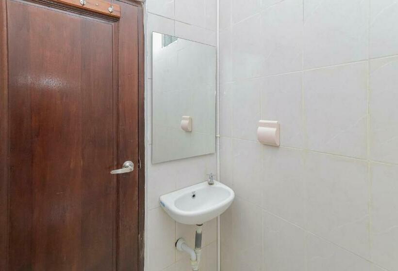 Superior Rum, Urbanview Hotel Near Jatim Park 3 By Reddoorz