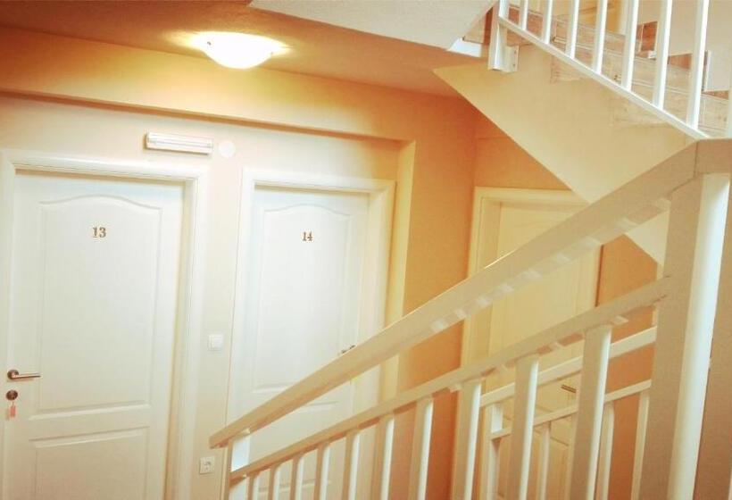 اتاق استاندارد سه نفره, Pansion Eden