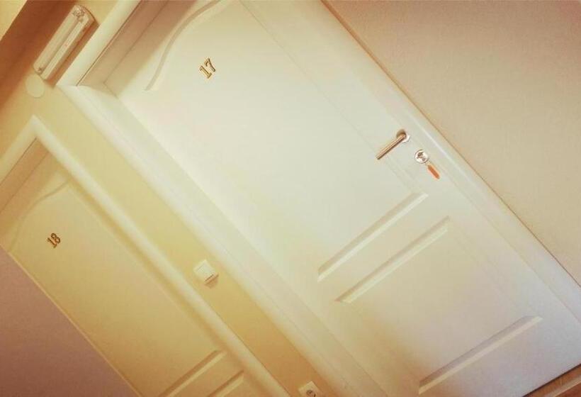 اتاق استاندارد چهار تخته, Pansion Eden